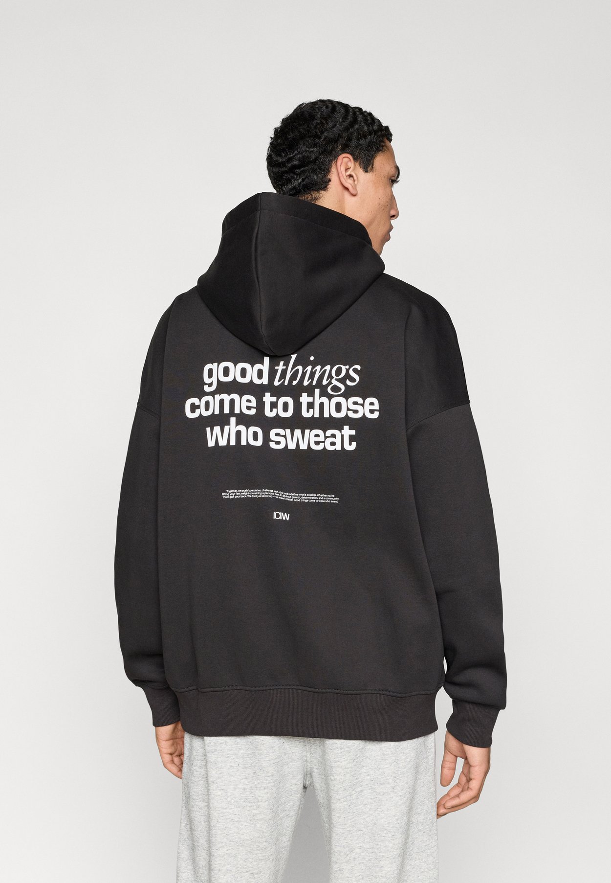 EVERYDAY RELAXED HOODIE PRINT