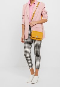 Dorothy Perkins Borsa a tracolla - yellow