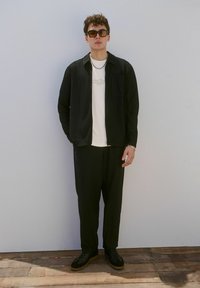 Thumbnail Image 6