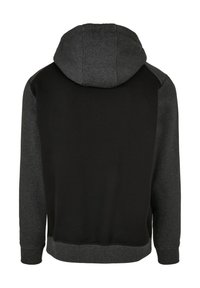 Čierna a tmavošedá mikina s kapucňou, vyrobená z mäkkého materiálu, s klokankovou kapsou, rebrovanými manžetami a kapucňou so stiahnutím.