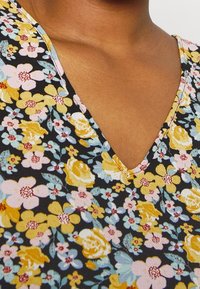 ONLY Carmakoma Vapaa-ajan mekko - black