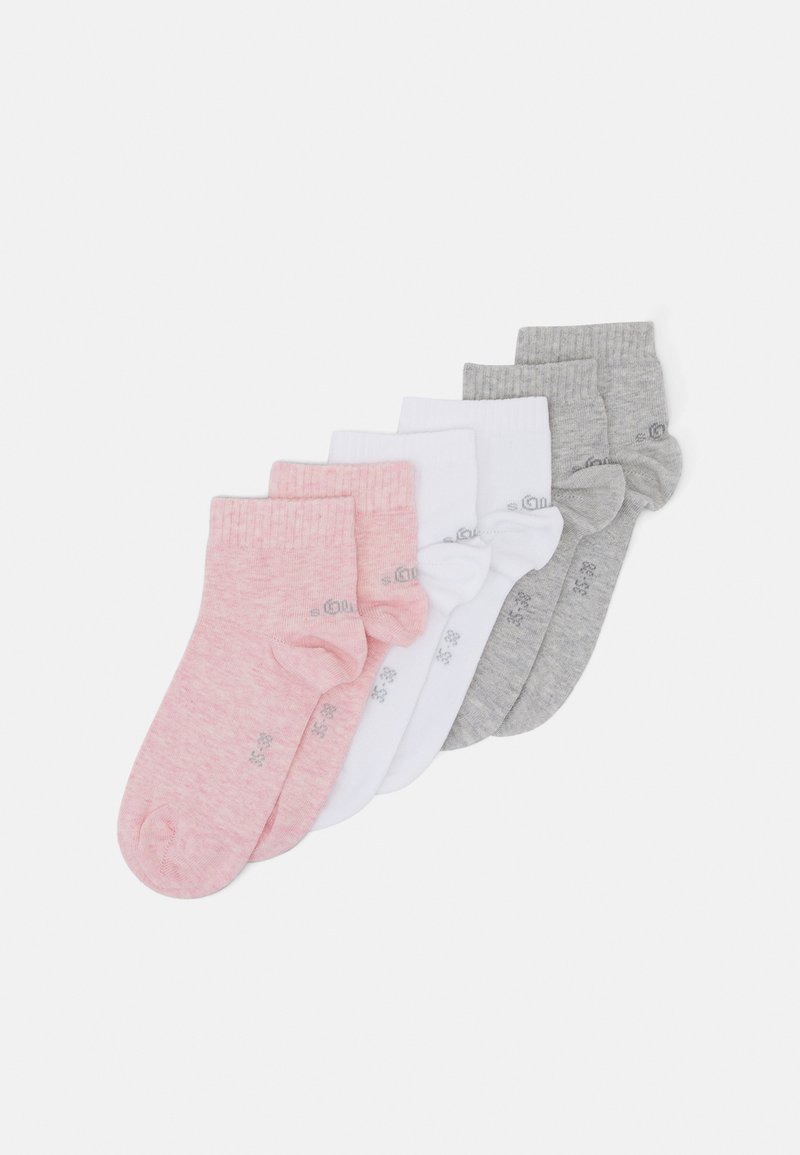 Conjunto de cinco pares de calcetines con diseño acanalado, en colores rosa, blanco y gris. Fabricados con una tela suave y con refuerzos en las zonas de los dedos y el talón.