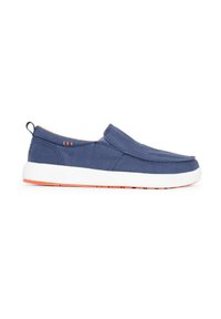 Zapato slip-on marino hecho de lona con suela blanca y acentos naranjas, punta redonda y mínimo detalle de costura.