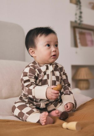 Next, REGULAR FIT - TWO WAY ZIP BABY SLEEPSUITS 4 PACK - Pyjamas - brown