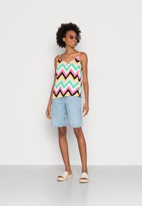 ONLY ONLNOVA LIFE PARIS SINGLET - Top - cloud dancer