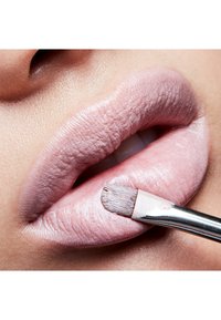MAC CREMESHEEN LIPSTICK nude