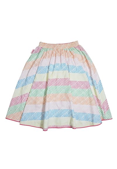 Gonna svasata con vita elastica, caratterizzata da strisce orizzontali pastello in blu, verde, rosa e arancione con piccoli motivi quadrati.