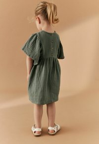 Next REGULAR FIT - Vardagsklänning - green