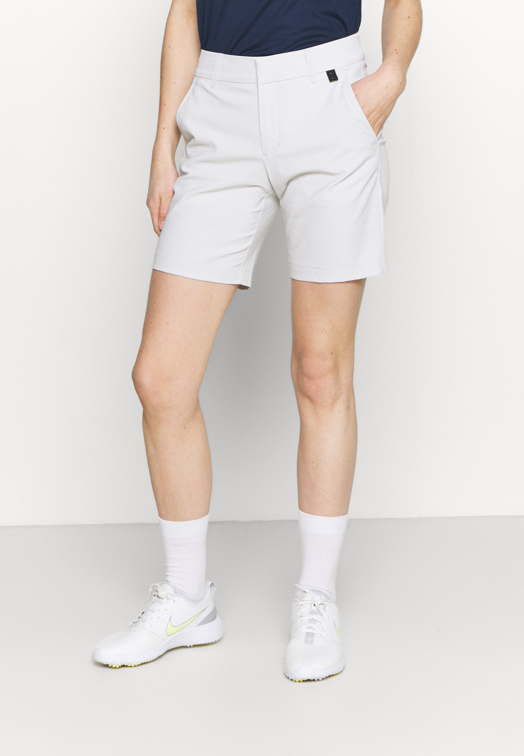 Peak Performance ILLUSION SHORTS 