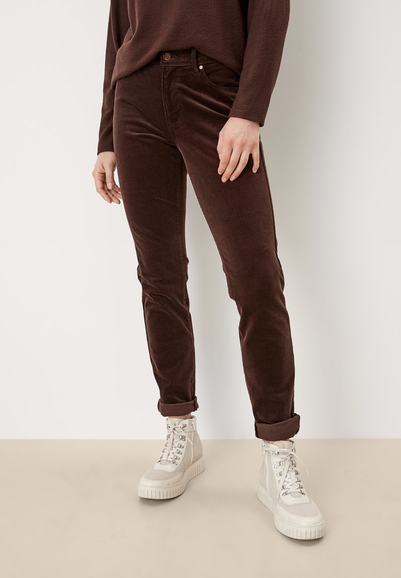 s.Oliver Slim fit jeans dark chocolate/donkerbruin Zalando.nl