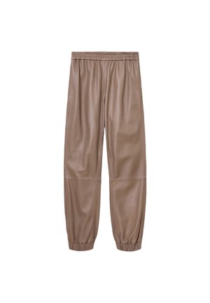 Bruine leren joggingbroek met een elastische tailleband, taps toelopende manchetten en een gladde textuur. Heeft een ontspannen pasvorm en een eenvoudig ontwerp.