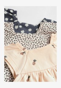 Selezionato, black white