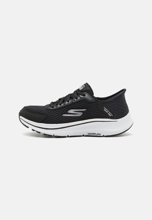 GO RUN CONSISTENT 2.0 LACE-UP SLIP-IN - Neutrální běžecké boty - black/silver