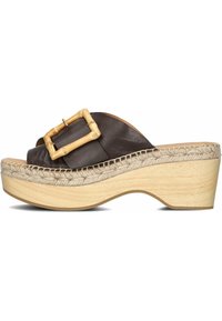 Brown leather platform sandals with a bamboo buckle, woven jute detailing, and a curved wooden sole. Smooth texture, casual design.
