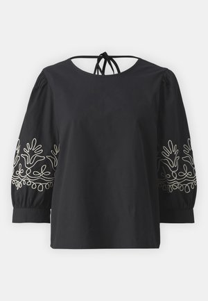 Svart bluse med rund hals og snøring bak. Har lange puffermer med gullbroderte blomsterdesign.