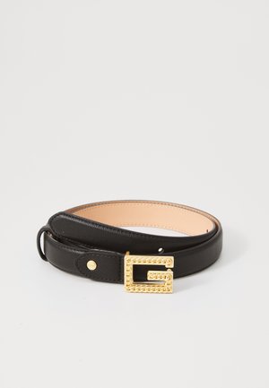 Ceinture en cuir noir avec une finition texturée, ornée d'une boucle décorative en or en forme de lettre "G" et d'un intérieur lisse.