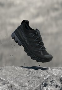 Unausgewählt, black