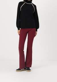 YAS Sweter