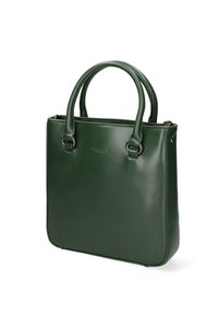 Borsa a tracolla verde in faux leather con due manici tonde, forma quadrata, texture liscia e logo discreto sul davanti.