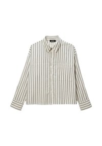 Chemise blanche à boutons avec des rayures verticales noires, manches longues et une seule poche poitrine. Fabriquée en tissu léger avec un col.