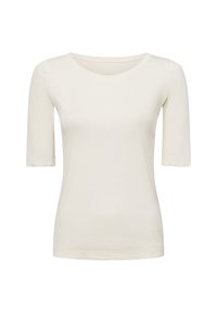 Aansluitend crèmekleurig T-shirt met korte mouwen en een ronde halslijn op een effen witte achtergrond.