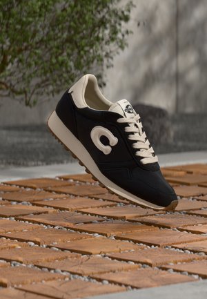 COACH ESSENTIAL RUNNER - Baskets basses - black/chalk