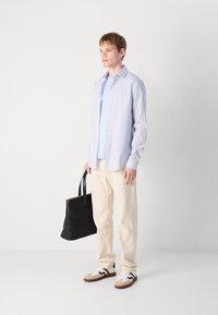 Calvin Klein Camisa elegante - blue dust