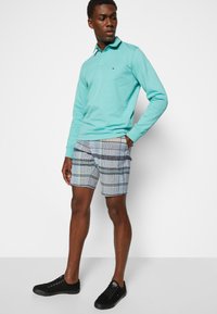 Tommy Hilfiger HARLEM MADRAS - Calções - lofty blue