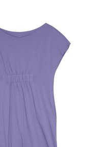 Fioletowa sukienka z krótkim rękawem o swobodnym kroju, z marszczoną talią i kieszeniami po bokach. Wykonana z miękkiego, lekkiego materiału.
