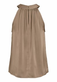 Satin ermeløs topp i taupe med høy krage, rynket bak og to-knapps lukking i halsen; glatt tekstur og flytende design.