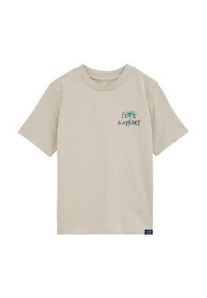 Bež majica kratkih rukava s tekstom "LET'S EXPLORE" i malim zelenim grafikonom palme na prsima, dizajn s okruglim izrezom.