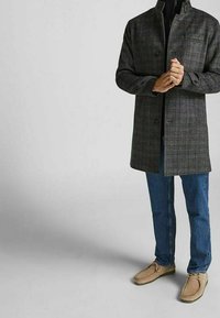 Jack & Jones PREMIUM Cappotto corto - light brown
