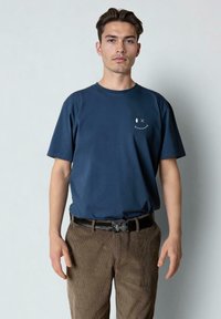 Clean Cut Copenhagen PATRICK  - T-shirts med print - key largo blue