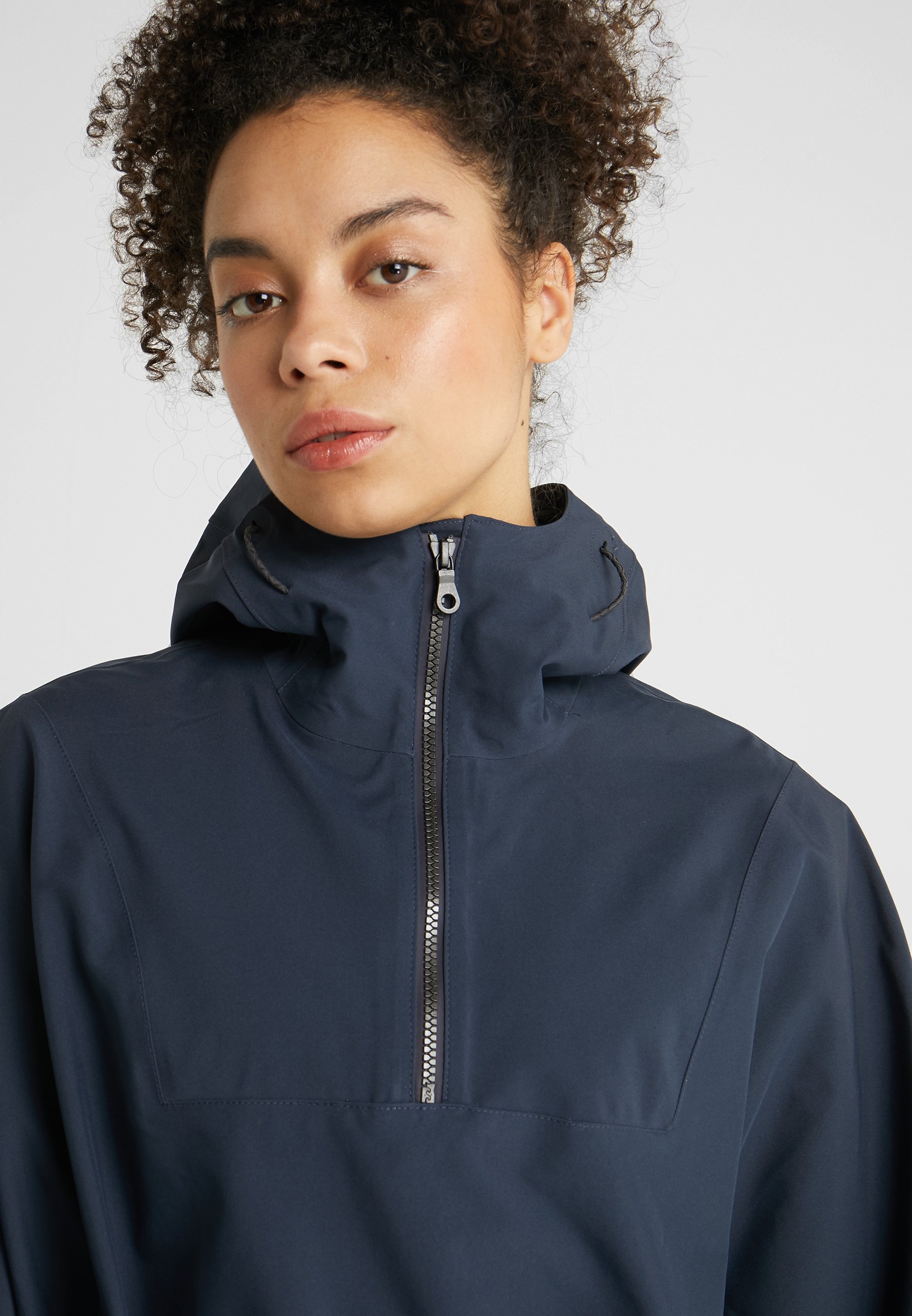 Bergans OSLO PONCHO Hardshell jacket dark navymørkeblå Bergans Salg | Herre | Sport | Nye tilbud hos Zalando