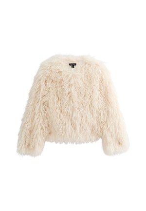 Chaqueta de piel sintética en un beige cremoso. Corte cuadrado con hombros caídos. Textura suave y de pelo largo, con un cuello redondo. Sin cierres visibles.
