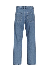 Jeans de talle recto en azul claro, elaborados en denim, con cintura alta, dos bolsillos traseros y una textura ligeramente desgastada en las costuras.