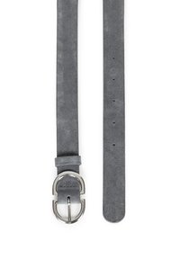 Szary zamszowy pasek z metalową klamrą w srebrnym odcieniu oraz wieloma otworami do regulacji długości. Gładka faktura i minimalistyczny design.