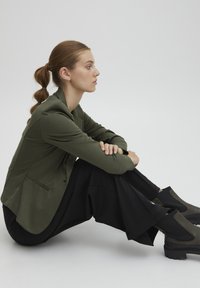 ICHI KATE - Blazer - thyme