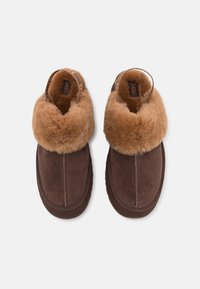 UGG FUNKETTE - Muiltjes met hak - burnt cedar