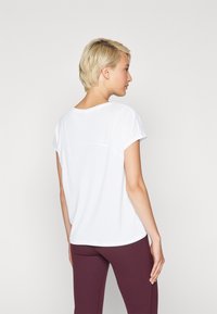 ONLY Play ONPAUB-FIA ON BAT LOOSE TEE - Navadna majica - white