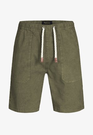 Casual olivengrønne shorts med frontlommer og hvit snorstramming i elastisk midje.