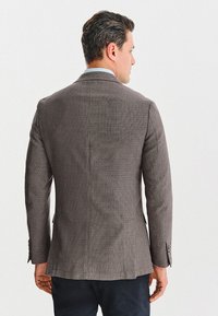 Pako Lorente - Marynarka