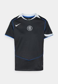 Nike svart fotballtrøye med blå detaljer, mesh-struktur og rund hals. Har et sirkulært logo på brystet og korte ermer.