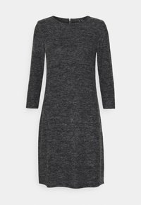 Vestito lavorato a maglia grigio scuro con scollo tondo, maniche tre quarti e taglio dritto. Texture sottile su tutta la superficie del tessuto.