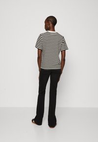ONLY Tall ONLLIVINA STRIPE TEE - Marškinėliai su spaudiniu - cloud dancer/black