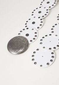 Thumbnail Image 2