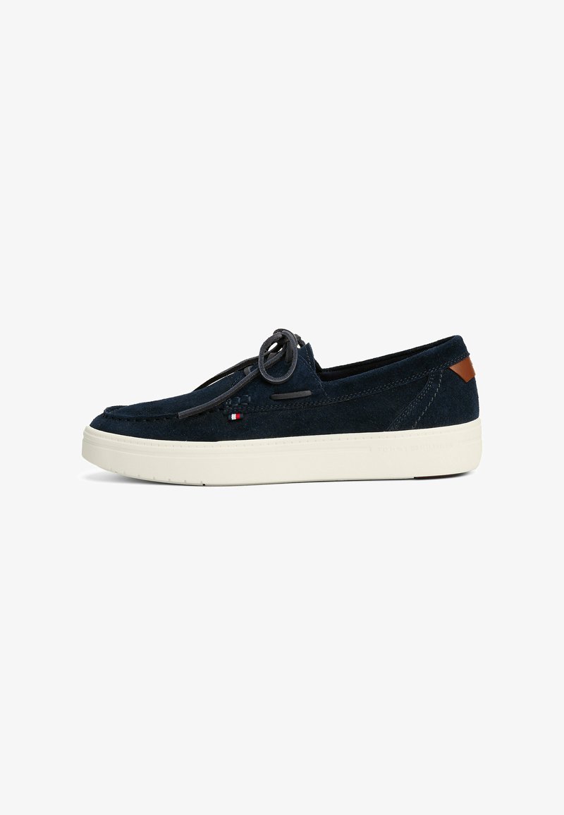 Tommy Hilfiger TOMMY HILFIGER LACE-UP SUEDE HYBRID BOAT SHOES - Náuticos - desert sky