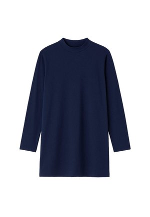 Tricou lung, de culoare albastru marin, cu guler înalt, confecționat dintr-un material moale, cu o croială lejeră și dreaptă, având un design minimalist, fără modele.