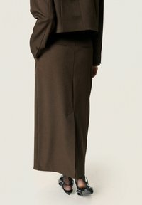 Soaked in Luxury Maxinederdele - brown melange suiting