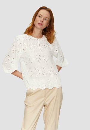 MIT LOCHSTICKEREI - Blouse - weiß